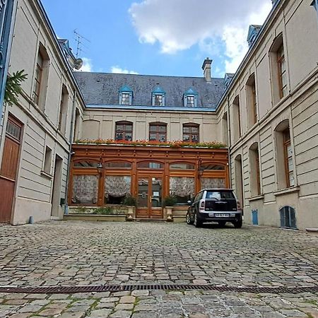 Hotel Particulier Des Canonniers Сен-Кантен Екстер'єр фото