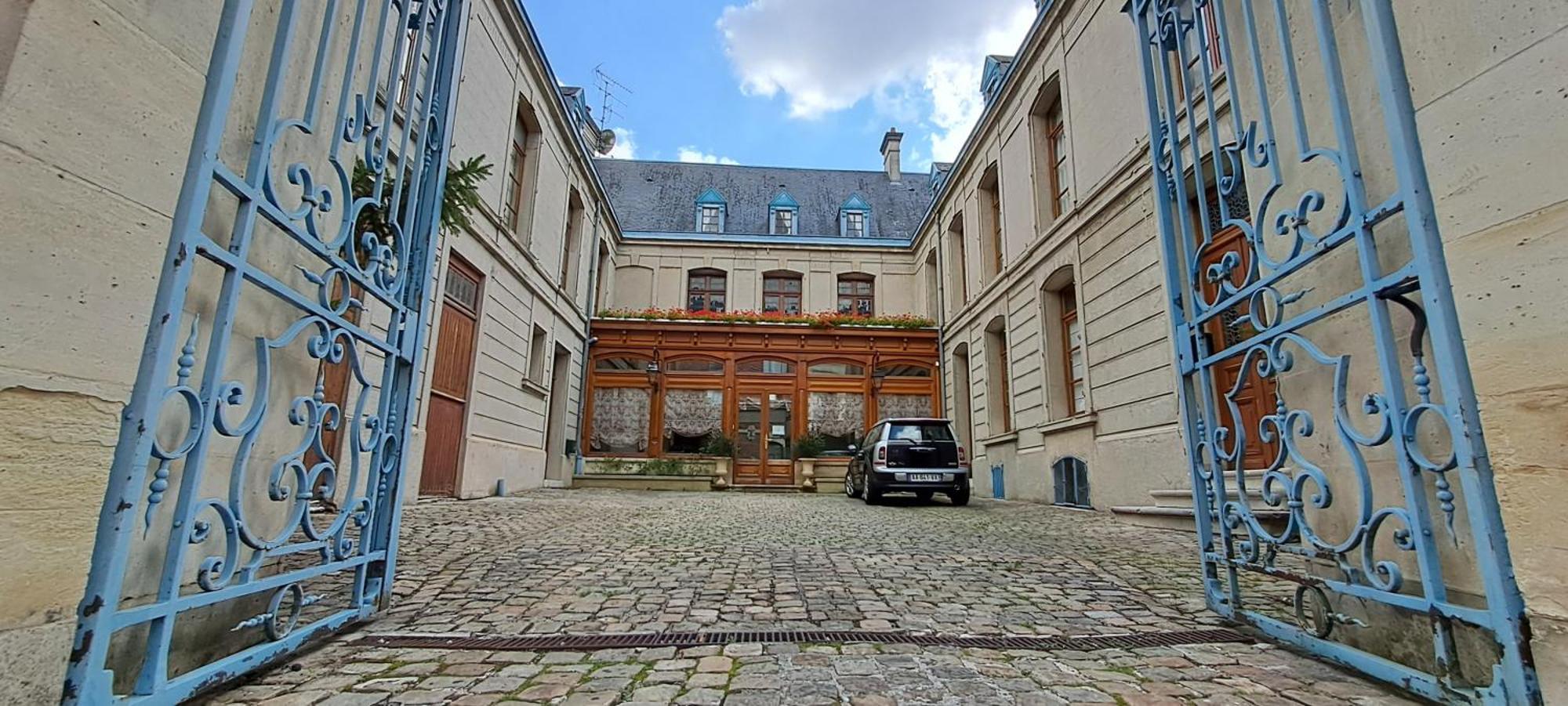 Hotel Particulier Des Canonniers Сен-Кантен Екстер'єр фото
