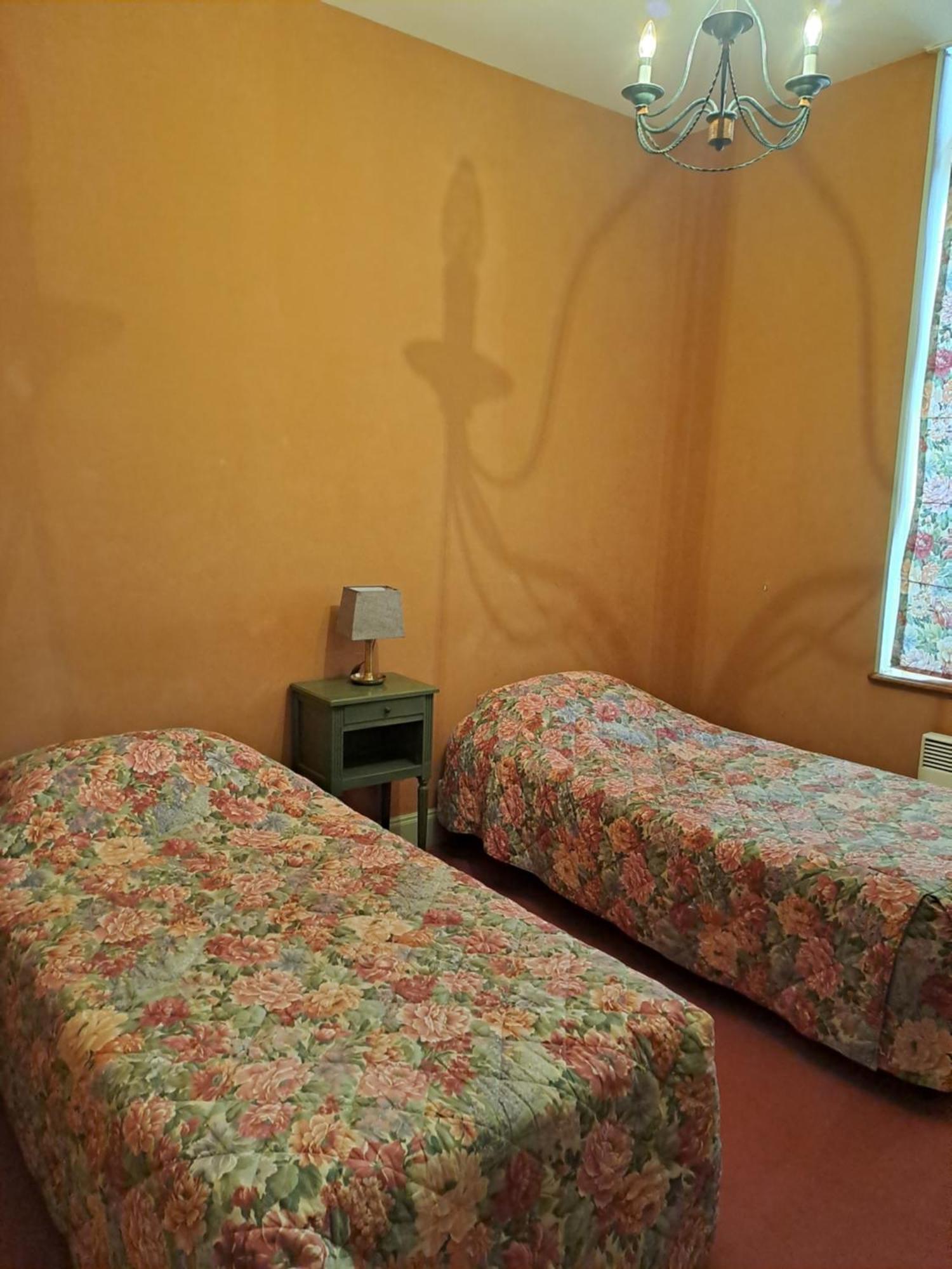 Hotel Particulier Des Canonniers Сен-Кантен Номер фото